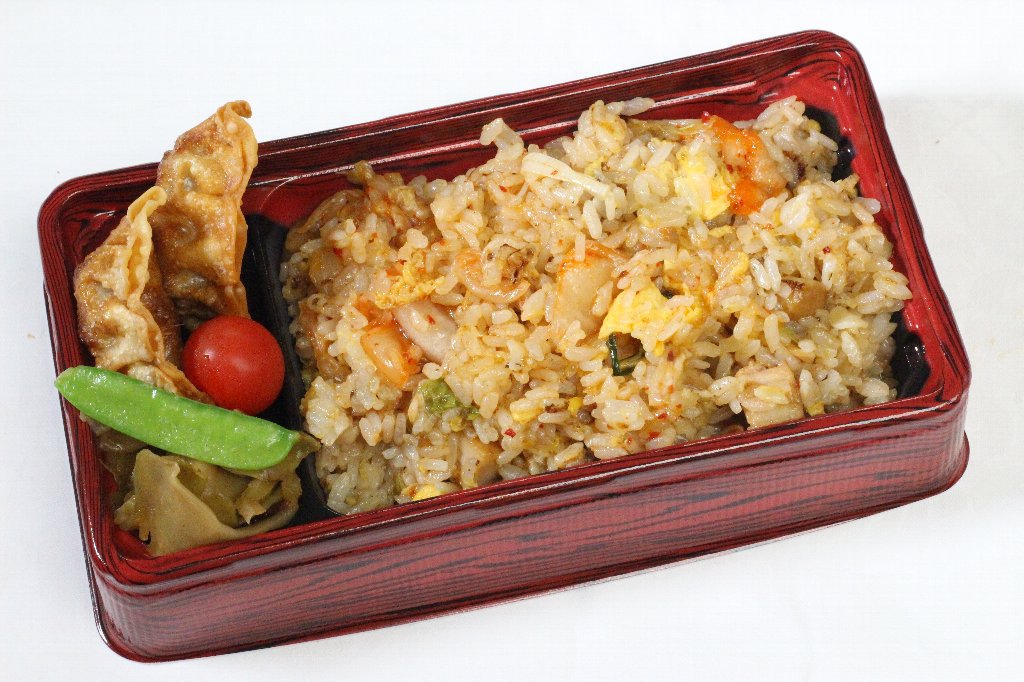 揚げ餃子キムチチャーハン弁当